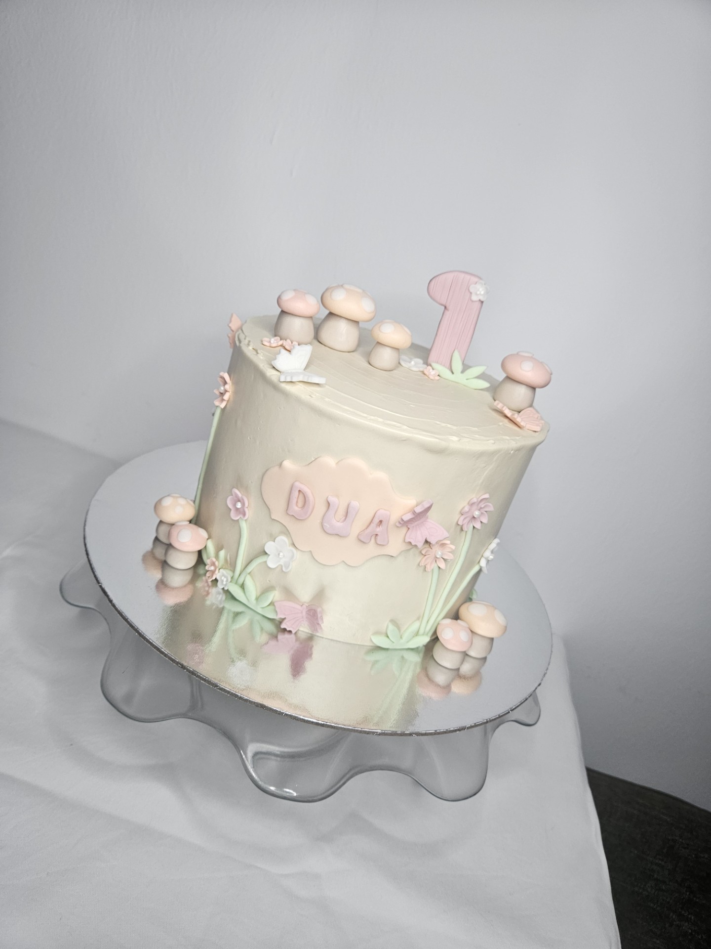 Kreative Pilz-Garten Motivtorte aus Linz