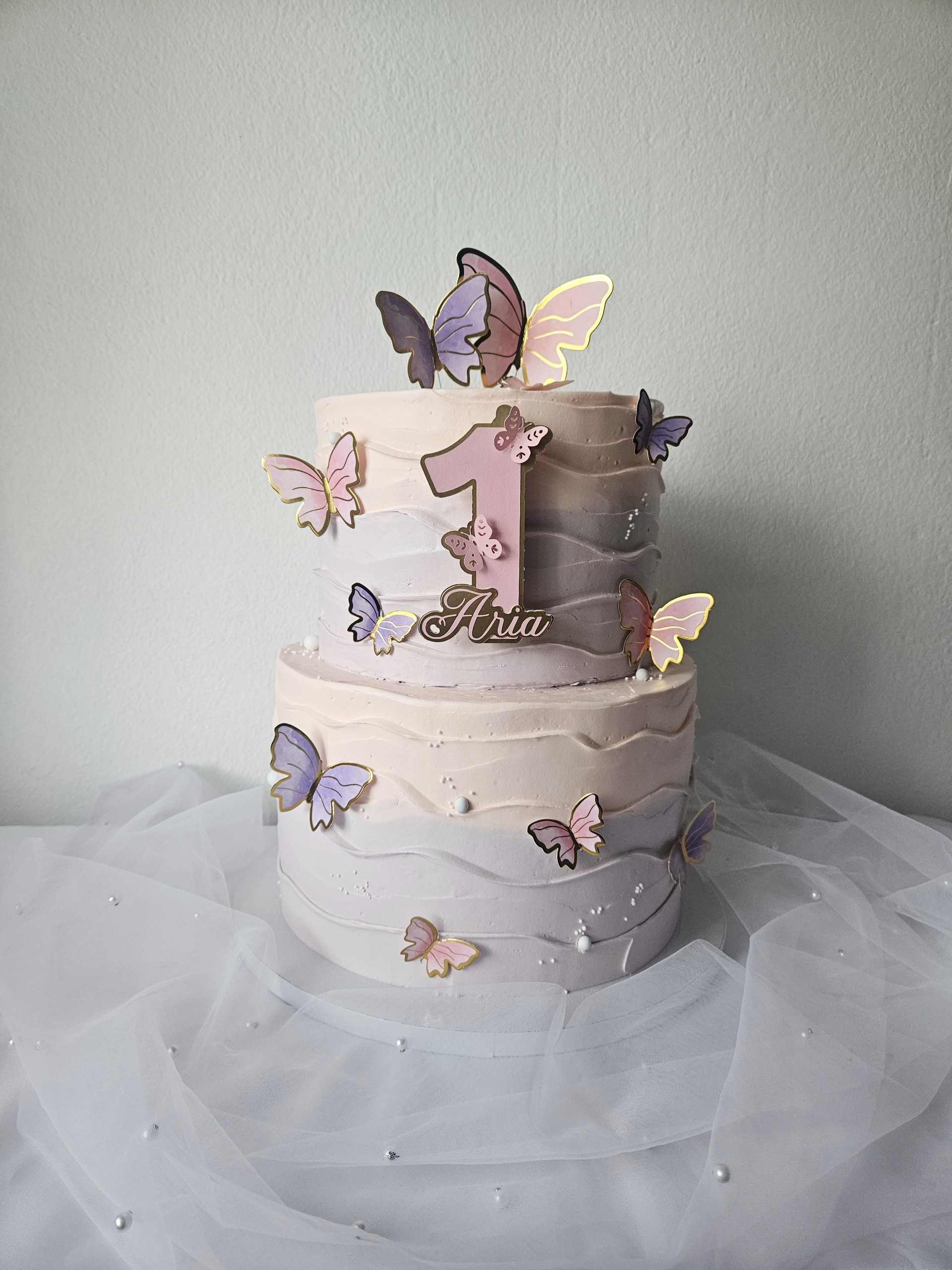 Elegante Schmetterling-Hochzeitstorte in Linz